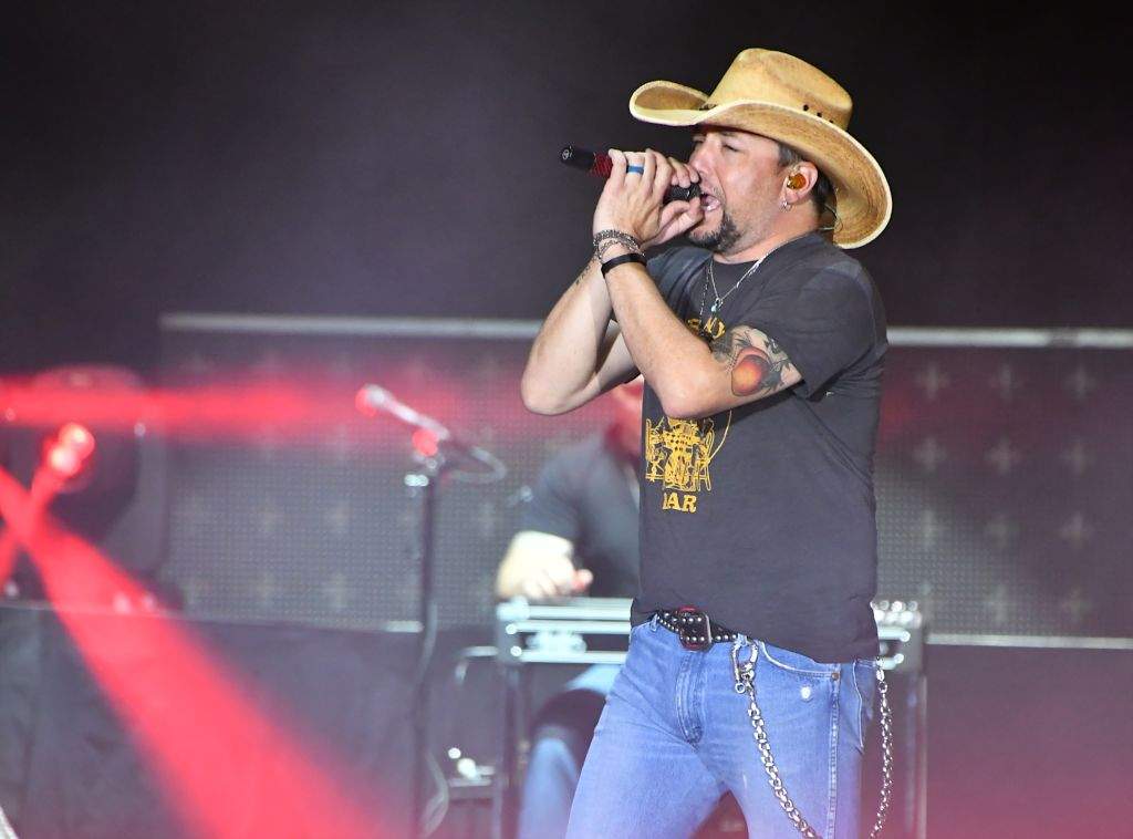 LAS VEGAS, NV – OCTOBER 01: Recording artist Jason Aldean performs during the Route 91 Harvest country music festival at the Las Vegas Village on October 1, 2017 in Las Vegas, Nevada. (Photo by Mindy Small/FilmMagic)