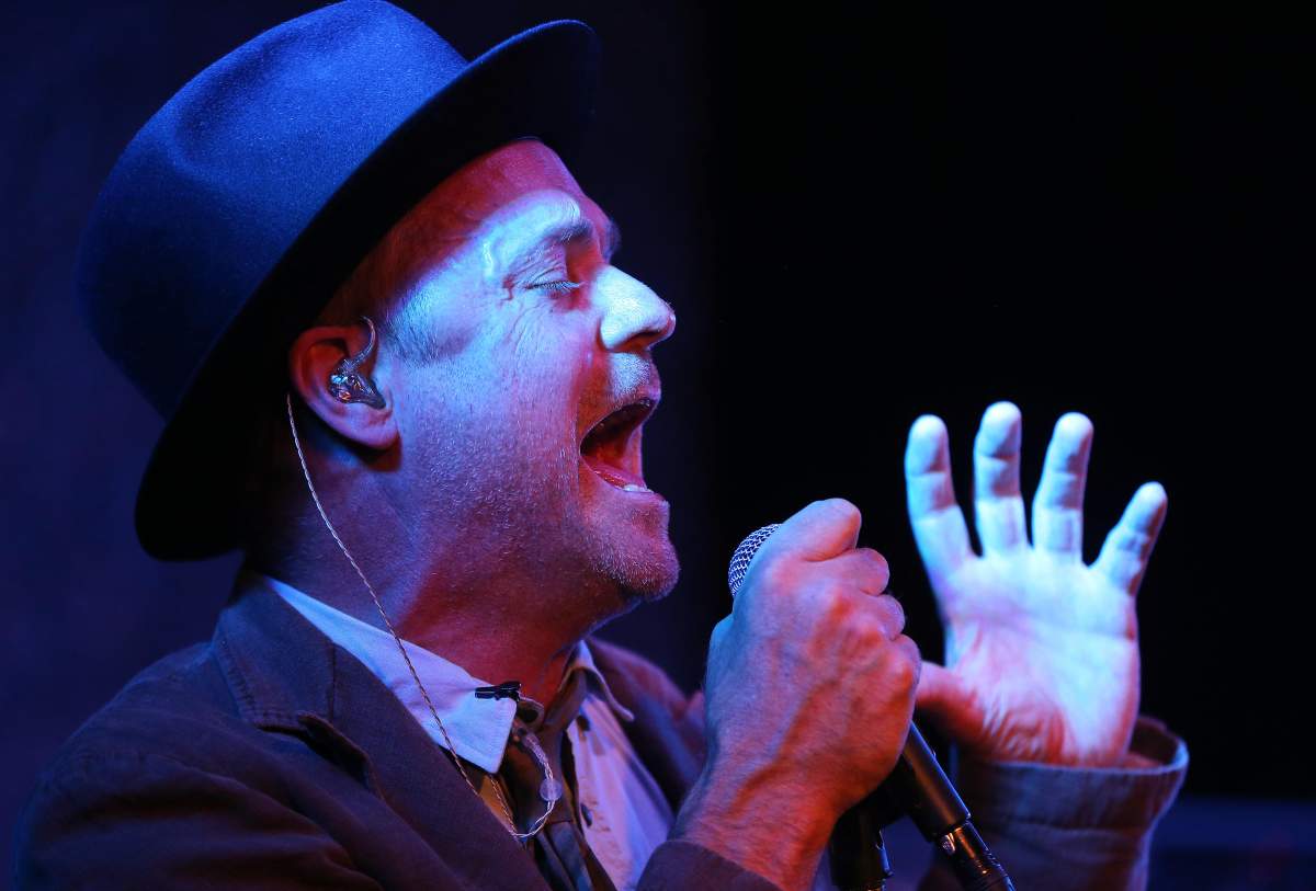 Gord Downey and The Tragically Hip play songs from their new album ‘Now For Plan A’ at Supermarket, 268 Augusta Ave., in Kensington Market in Toronto. (Steve Russell/Toronto Star via Getty Images)
