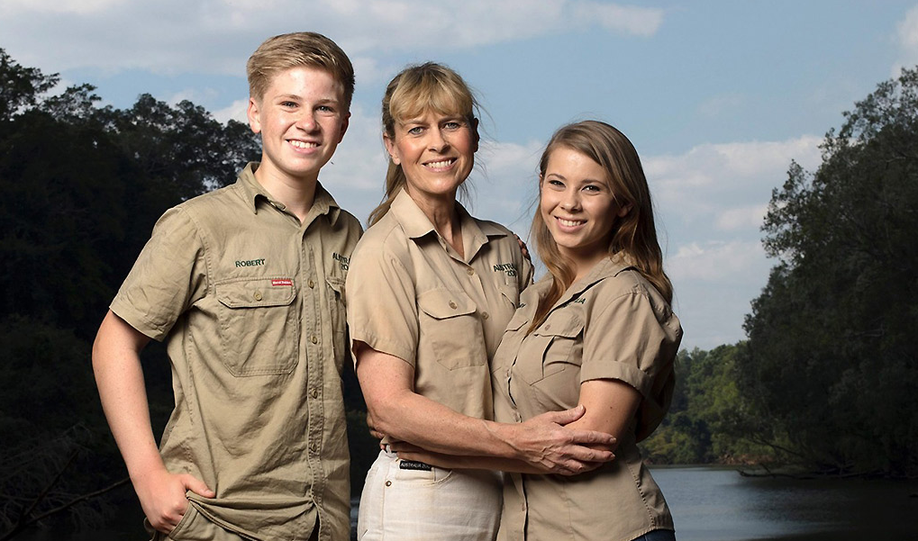 Robert, Terri and Bindi Irwin pose for a publicity photo.