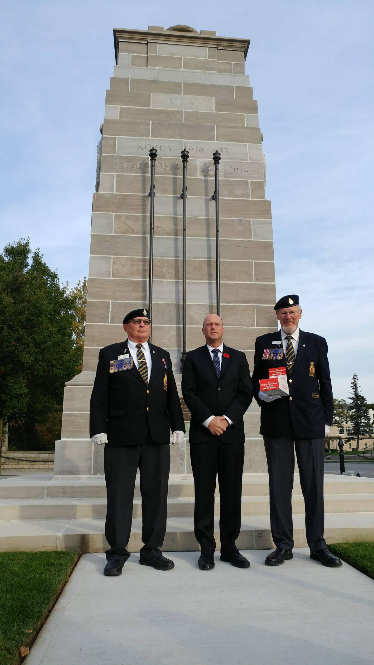 From left to right; Ross Seip, Poppy Chairman for Zone A-6; Mayor Matt Brown; Caspar Koevoets, Zone Commander.