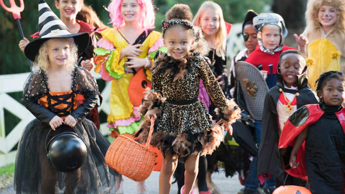 Barrie Farmers Market hosting a costume contest.