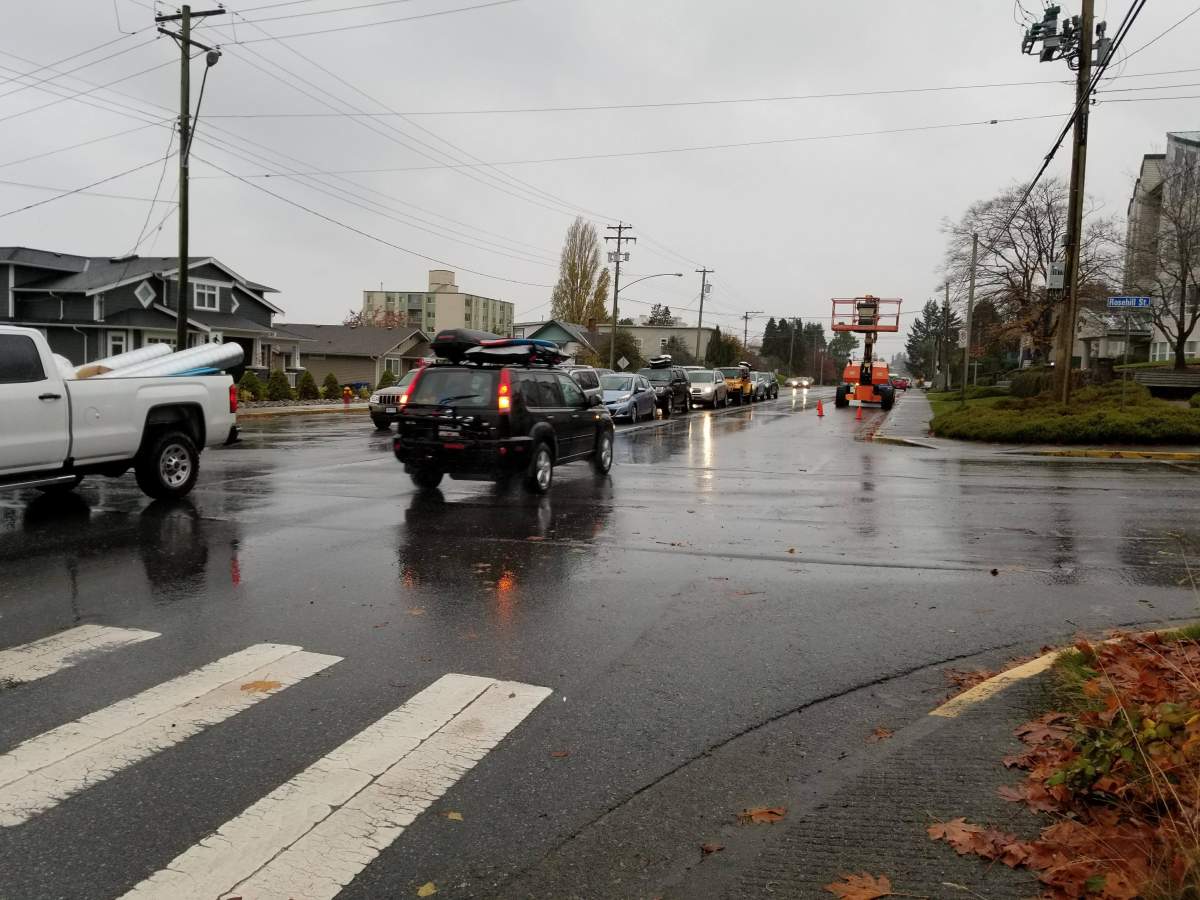 A lineup of ferry passengers in Nanaimo amid windy weather on Nov. 13, 2017.