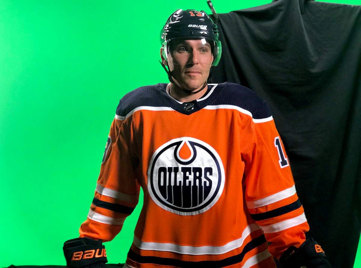 Mike Cammalleri makes his Edmonton Oilers debut on Thursday, Nov. 16, 2017.