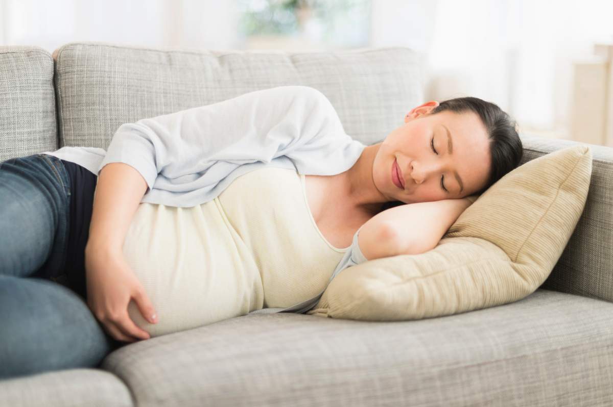 pregnant woman sleeping on back