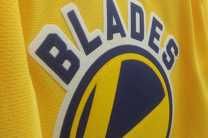 The Saskatoon Blades won their 4th straight game with a 4-3 victory over the Swift Current Broncos at the Credit Union iPlex.