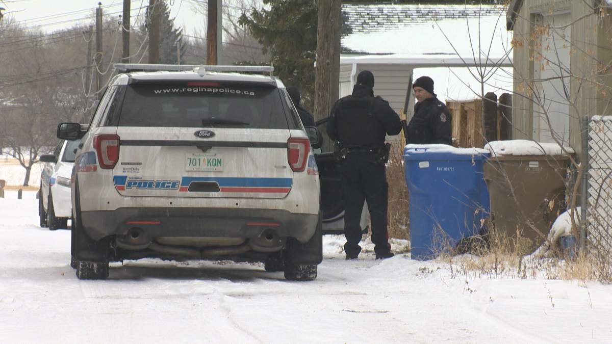An incident involving alleged threats prompted Regina police to set up a perimeter around the 300 block of Forget Street. They arrived on scene just before 12:30 p.m.