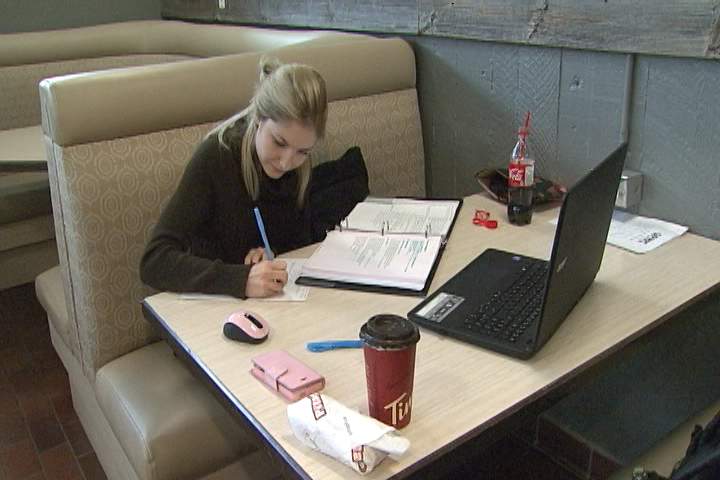 St. Lawrence College students optimistic as talks resume in faculty strike - image