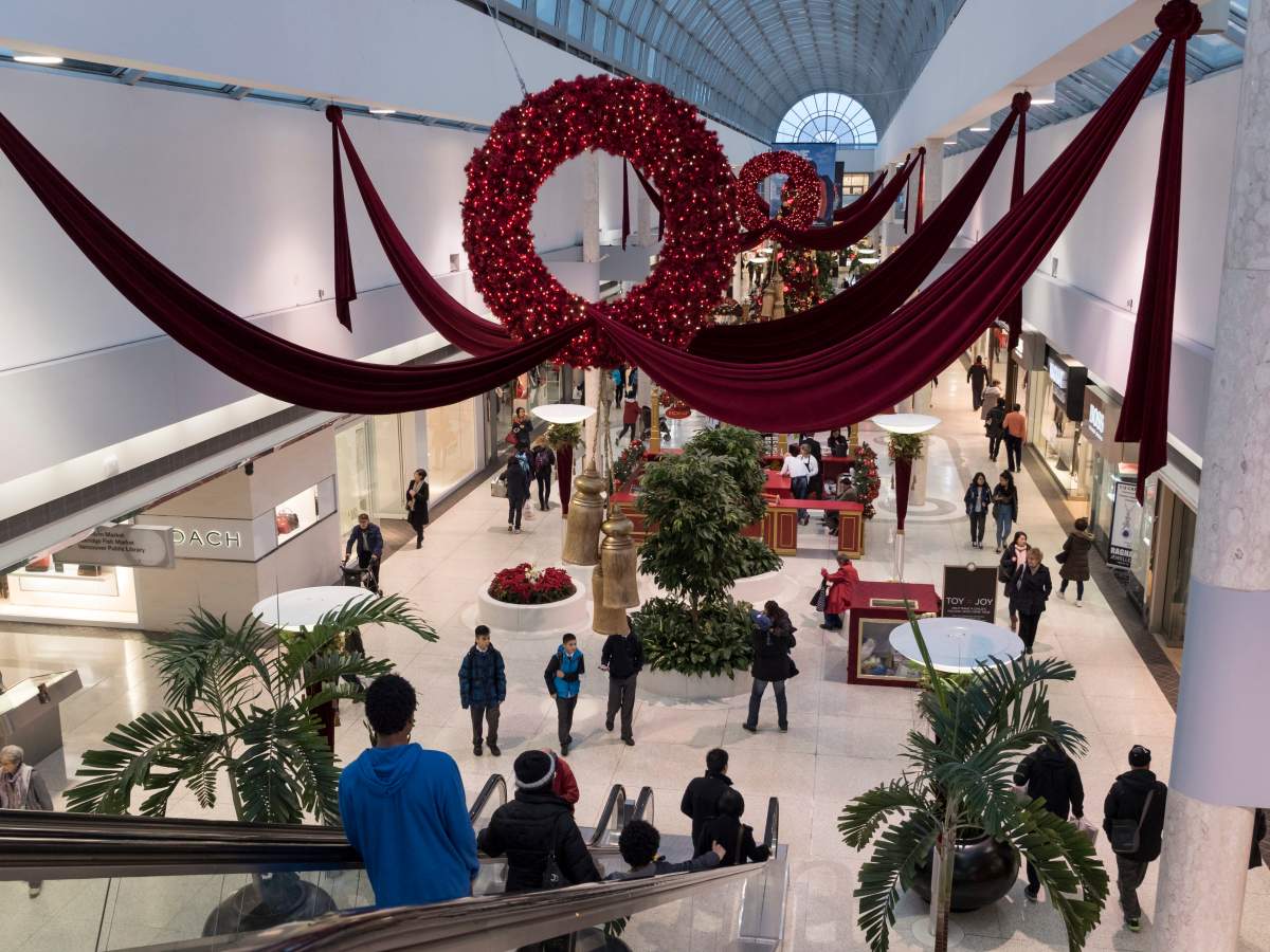 Christmas decorations welcome last-minute shoppers to Oakridge Centre mall, Vancouver, B.C., Dec. 18, 2014. 