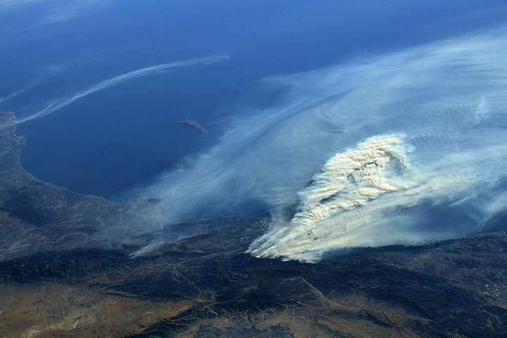 California wildfires as captured by NASA astronaut Randy Bresnik on the ISS.