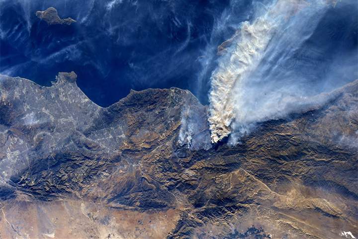 California wildfires as captured by NASA astronaut Randy Bresnik on the ISS.