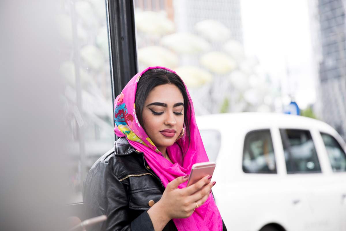 If you and your loved ones spend more time looking at a screen than at each other, 2018 might be the time to set new habits and take a break from technology.