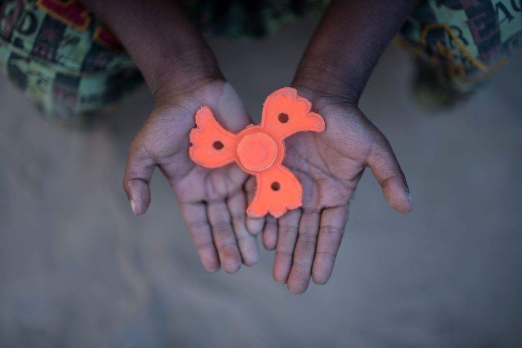 Razor blades, strings and plastic bottles; the toys of Rohingya refugee children - image