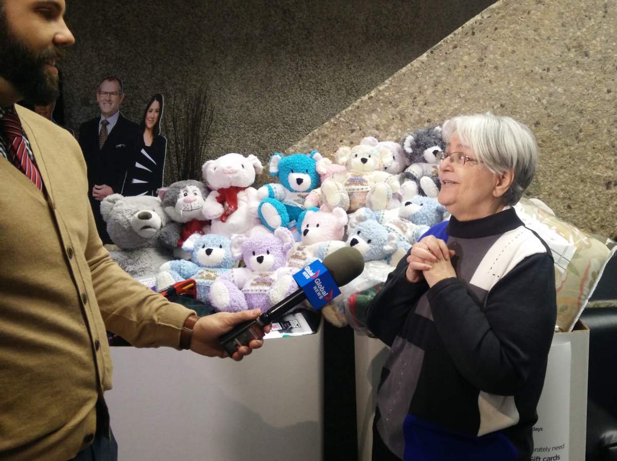 Edmonton resident Marcelle Jamieson talking about the teddy bears she knitted for Global Edmonton’s Give Me Shelter holiday campaign. Dec. 6, 2017.
