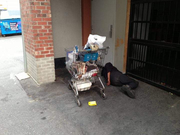 A University of Saskatchewan researcher has been awarded $25,000 to develop a streamlined approach for addressing homelessness.