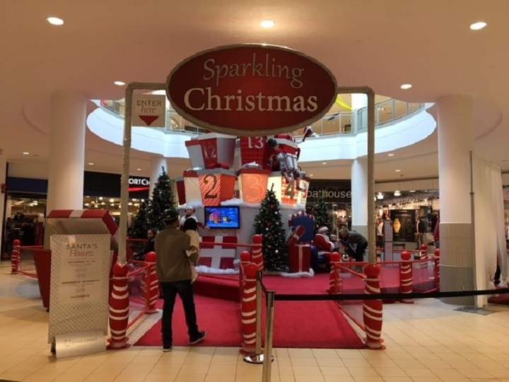 Upper Canada Mall’s Santa experience