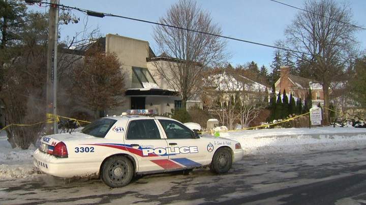 A Toronto police cruiser is seen in front of Barry and Honey Sherman’s home on Old Colony Road.