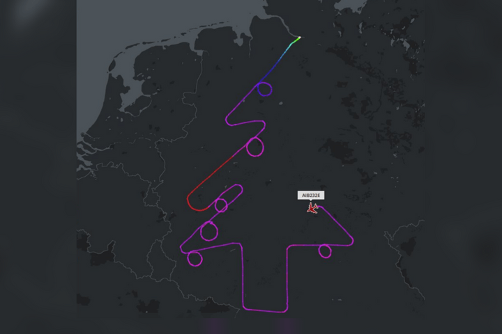 A passenger plane drew a massive Christmas tree over Germany.