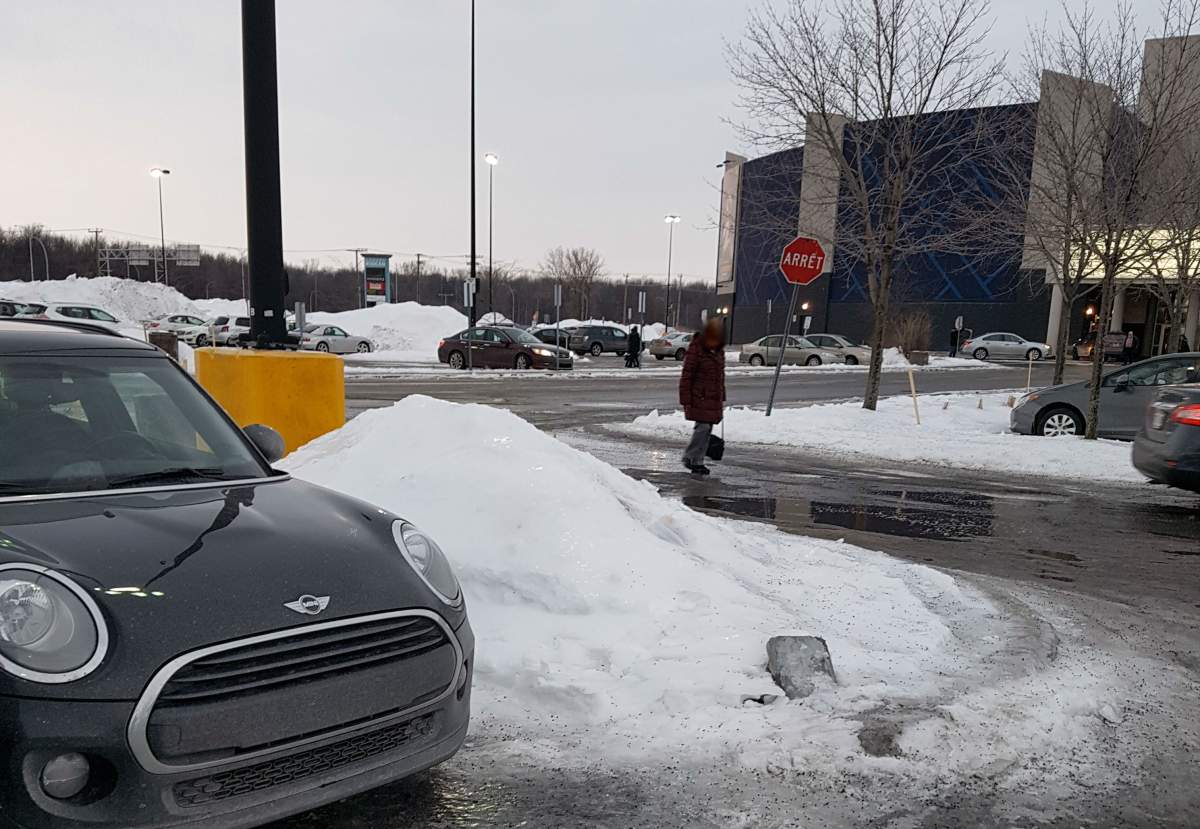 Linda Centomo says many people walked by, ignoring her cries for help.
