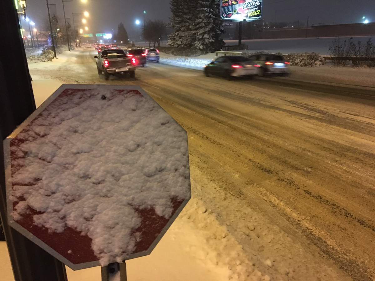 Snow on Gateway Blvd. near 76 Avenue in south Edmonton, Alta. January 26, 2018.