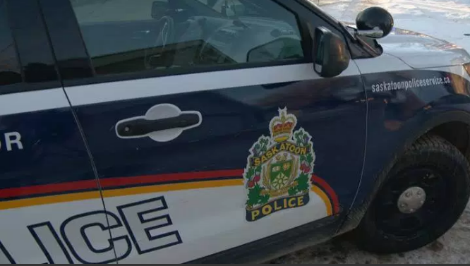 The Saskatoon Police Service responded to a call of a man suffering from a stab wound to his stomach early Sunday morning.