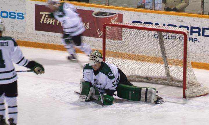 The Saskatchewan Huskies men’s hockey team swept the Calgary Dinos at Rutherford Rink this past weekend.