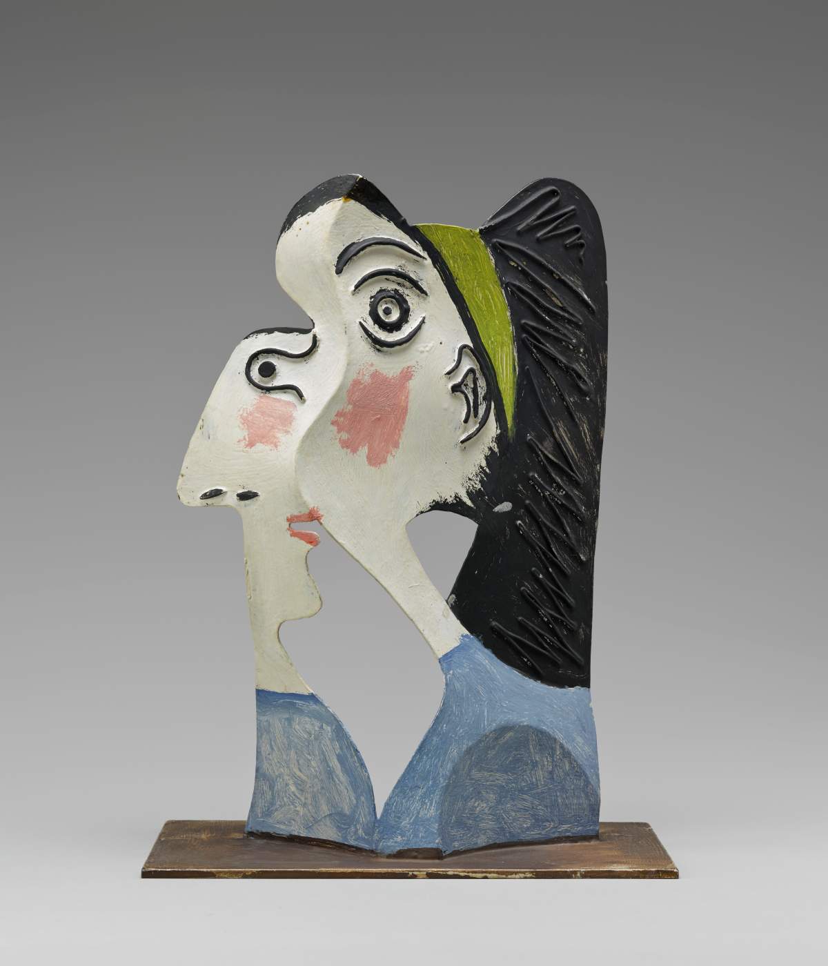 In its study of “Head of a Woman,” a research team from the Musée national Picasso-Paris and the Northwestern University/Art Institute of Chicago Center for Scientific Studies in the Arts (NU-ACCESS) is the first to report the use of the precious metal silver to render the details of the hair, eyes and other facial features on the cast-iron sheet, polychrome sculpture. The artist’s second wife, Jacqueline Roque, inspired the piece.