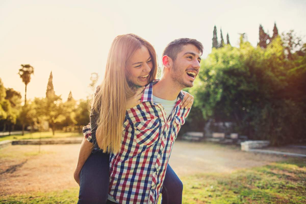 Relationship experts Shannon Tebb and Chantal Heide answers the most common questions on sex, dating and relationships.