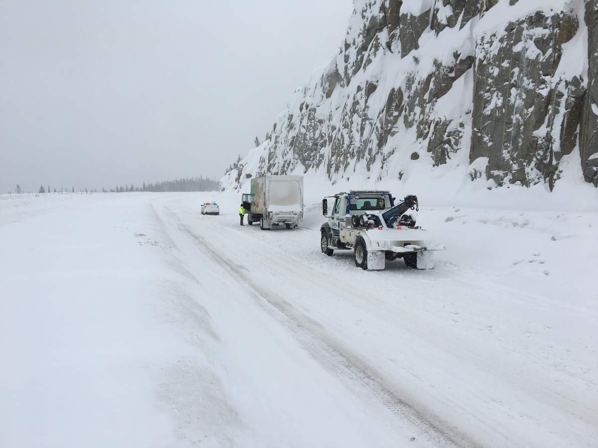 Snowfall warnings and travel advisories issued for B.C. southern interior - image