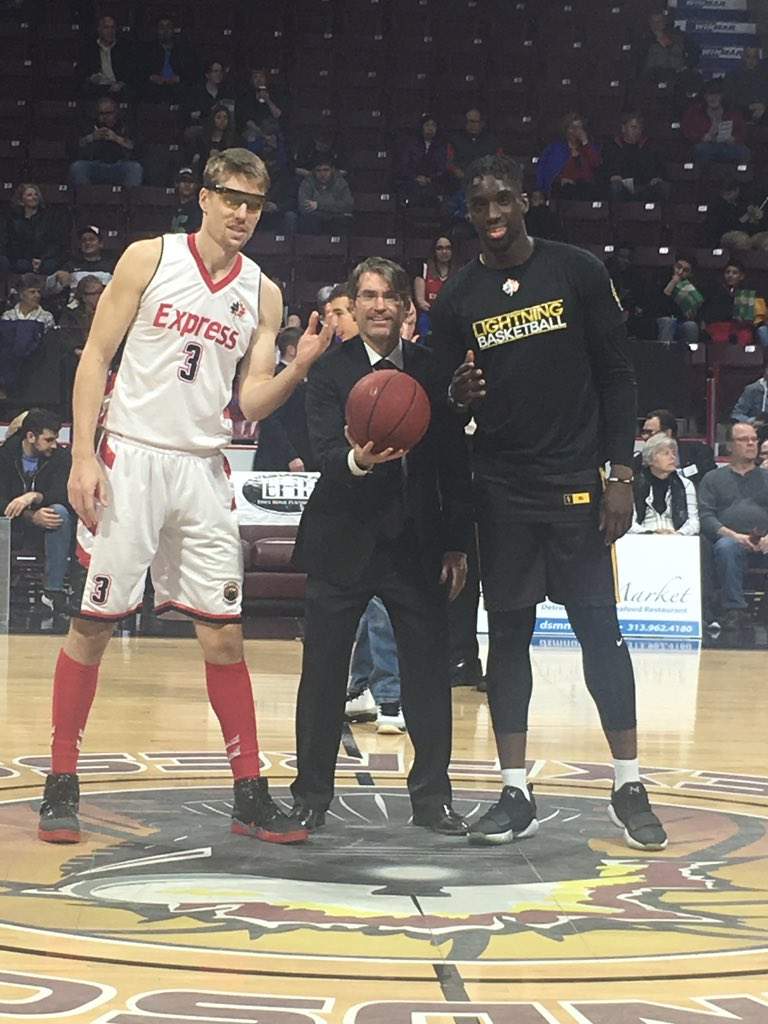 Express continue to have London Lightning number - image