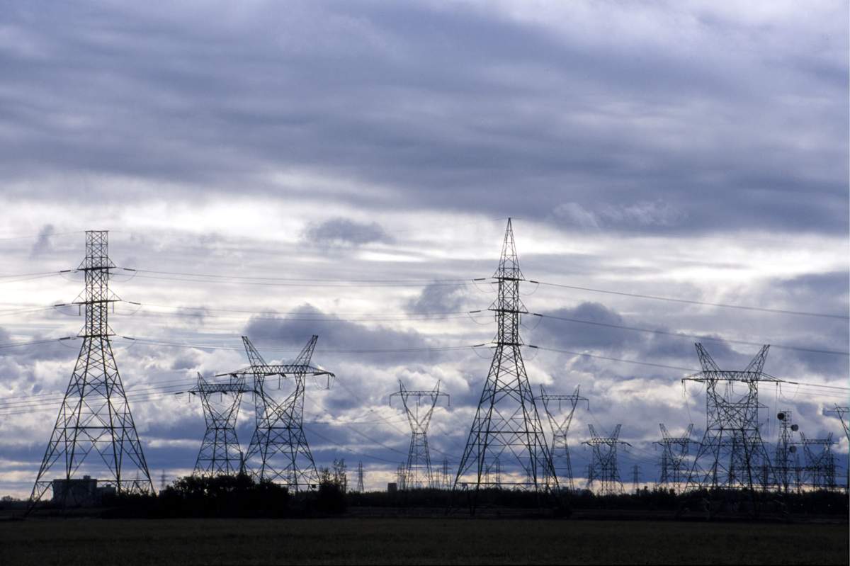 Electrical transmission lines north of Winnipeg converge on the city to feed it's growing power needs. (CP PHOTO/Robert Dall).