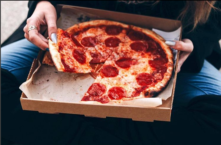 A long wait for pizza led to a call to the police in Elgin, Ont., say OPP.