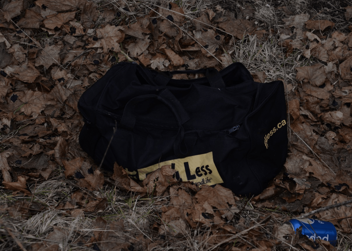 St. Thomas police are investigating after a citizen found a gym bag with a dead puppy inside. 