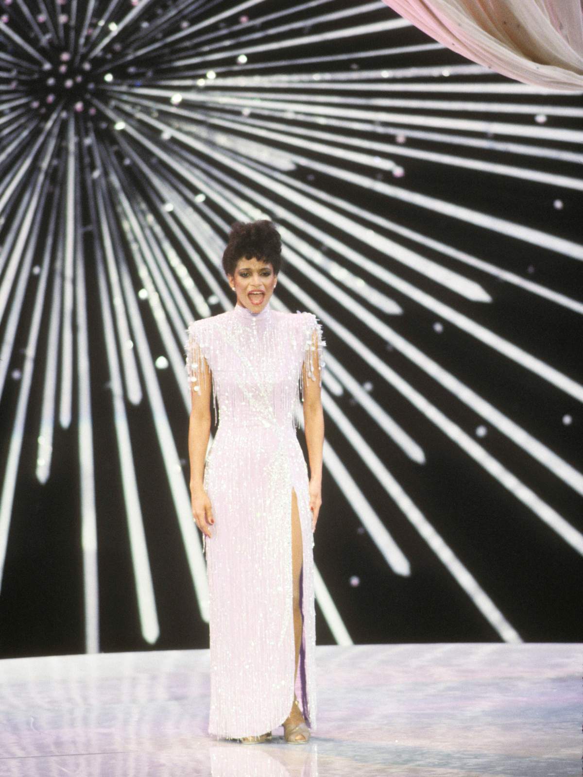 Best and worst Oscars dresses of all time - image