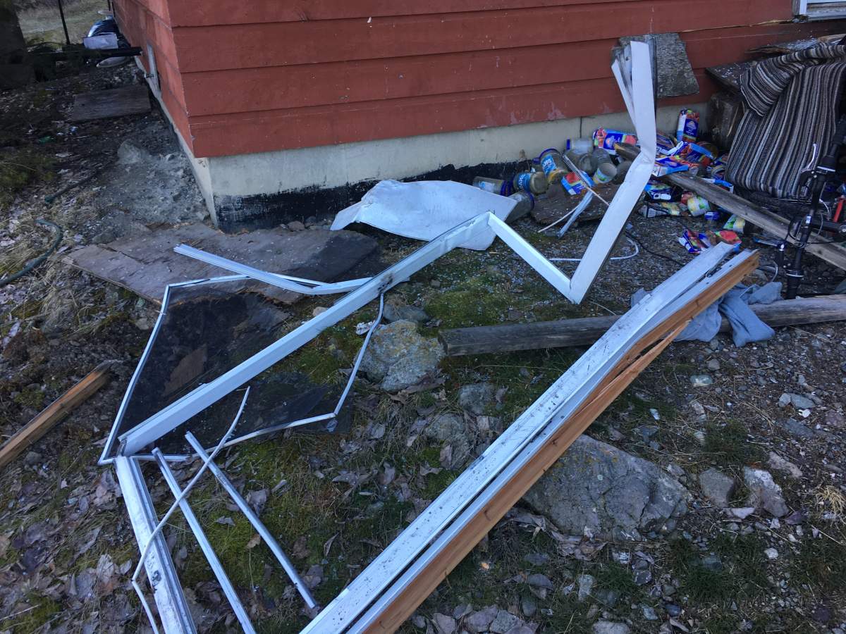 Okanagan Falls rock slide kills 81-year-old man - image