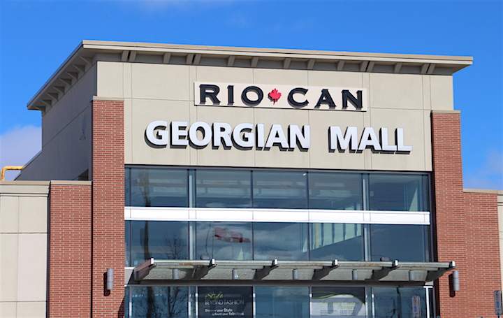 Exterior entrance to the Georgian Mall in Barrie.