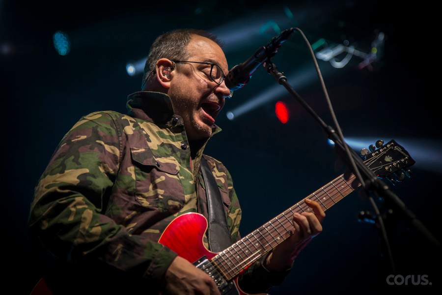 © MIKE S FOWLER 2018
https://www.instagram.com/mikesfowler_concertphotos/.