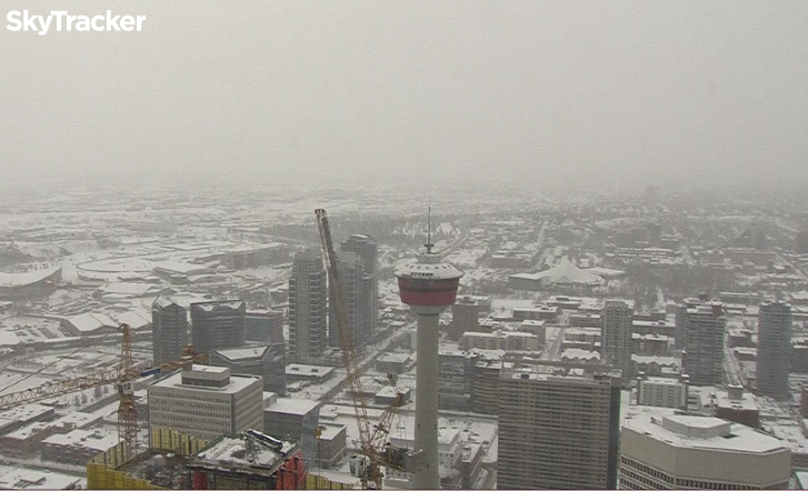 Snowfall warning dropped in Calgary, but not before a blast of wintry weather dumped up to 30 centimetres in parts of the city. 