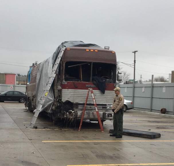 The exterior of the Columbus Cottonmouth’s bus