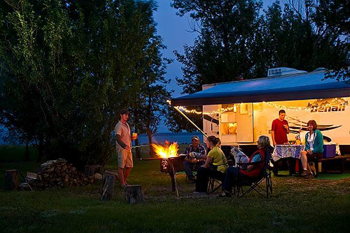 Campsites in Saskatchewan provincial parks will remain open to campers until the end of September for fall camping season. 