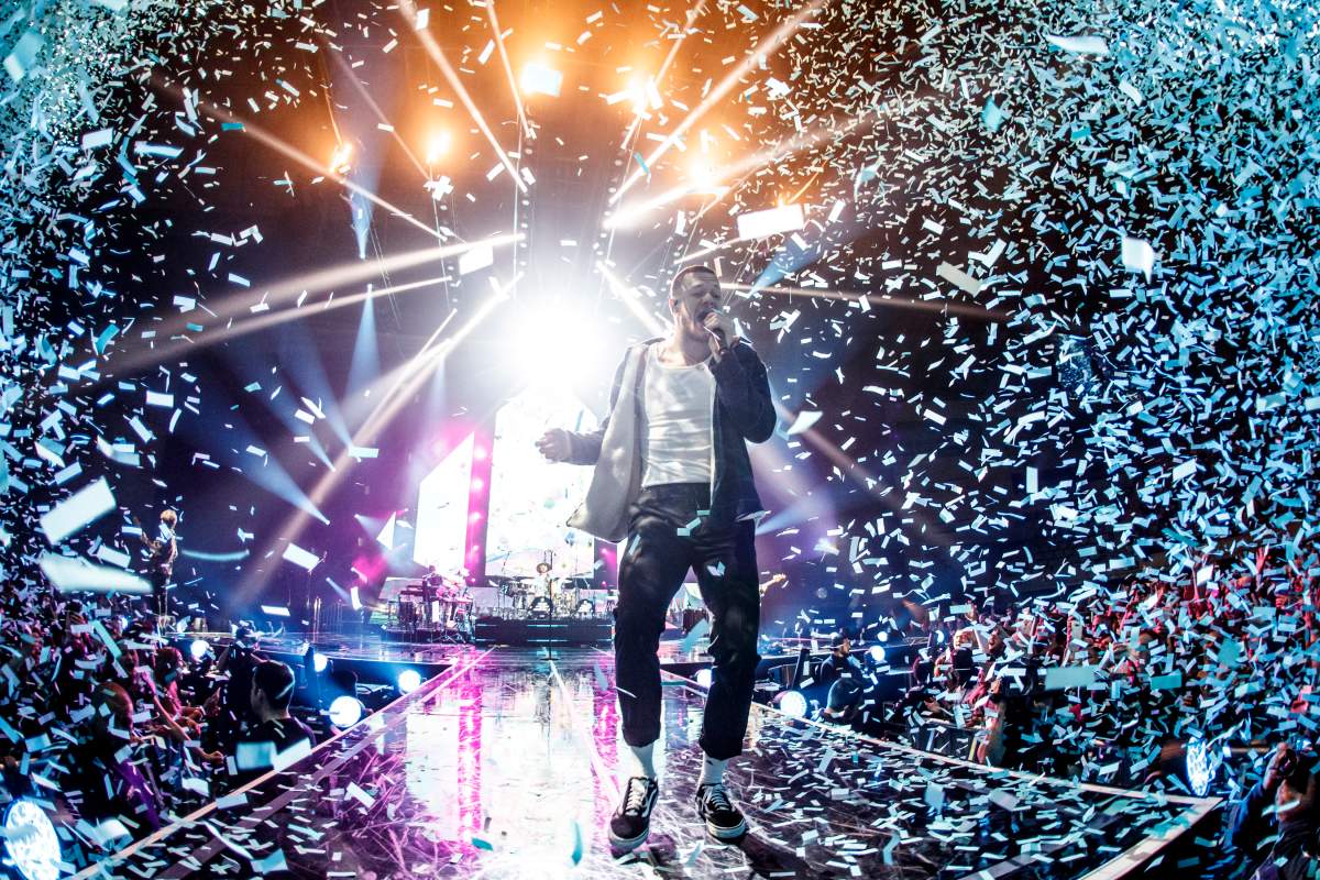 BARCELONA, SPAIN - APRIL 06:  Dan Reynolds of Imagine Dragons performs in concert at Palau Sant Jordi on April 6, 2018 in Barcelona, Spain.  (Photo by Xavi Torrent/Redferns).