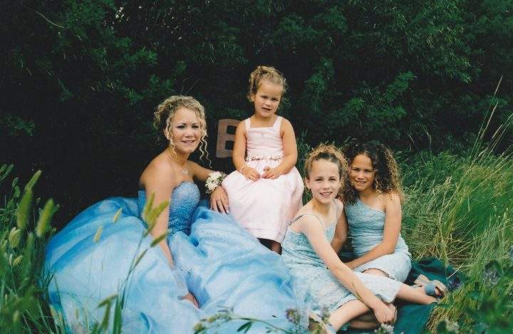 After losing sister to suicide, Sask. siblings work to lift stigma of mental illness - image