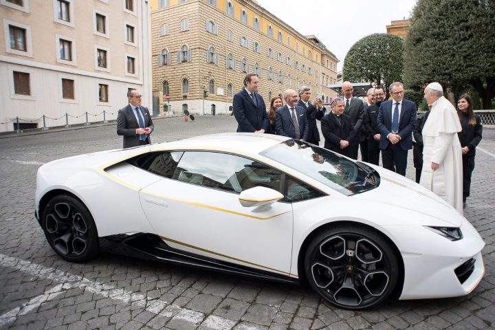 Pope Francis receives a Lamborghini Huracan at the Vatican.