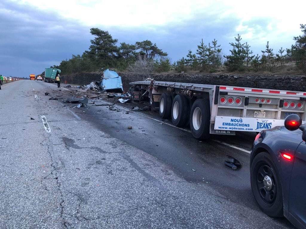 A photo of the damage of Wednesday’s crash on Highway 401 between Blue Church Road and Merwin Lane in the eastbound lane. On Thursday, a deadly crash happened in the same area in the westbound lane.