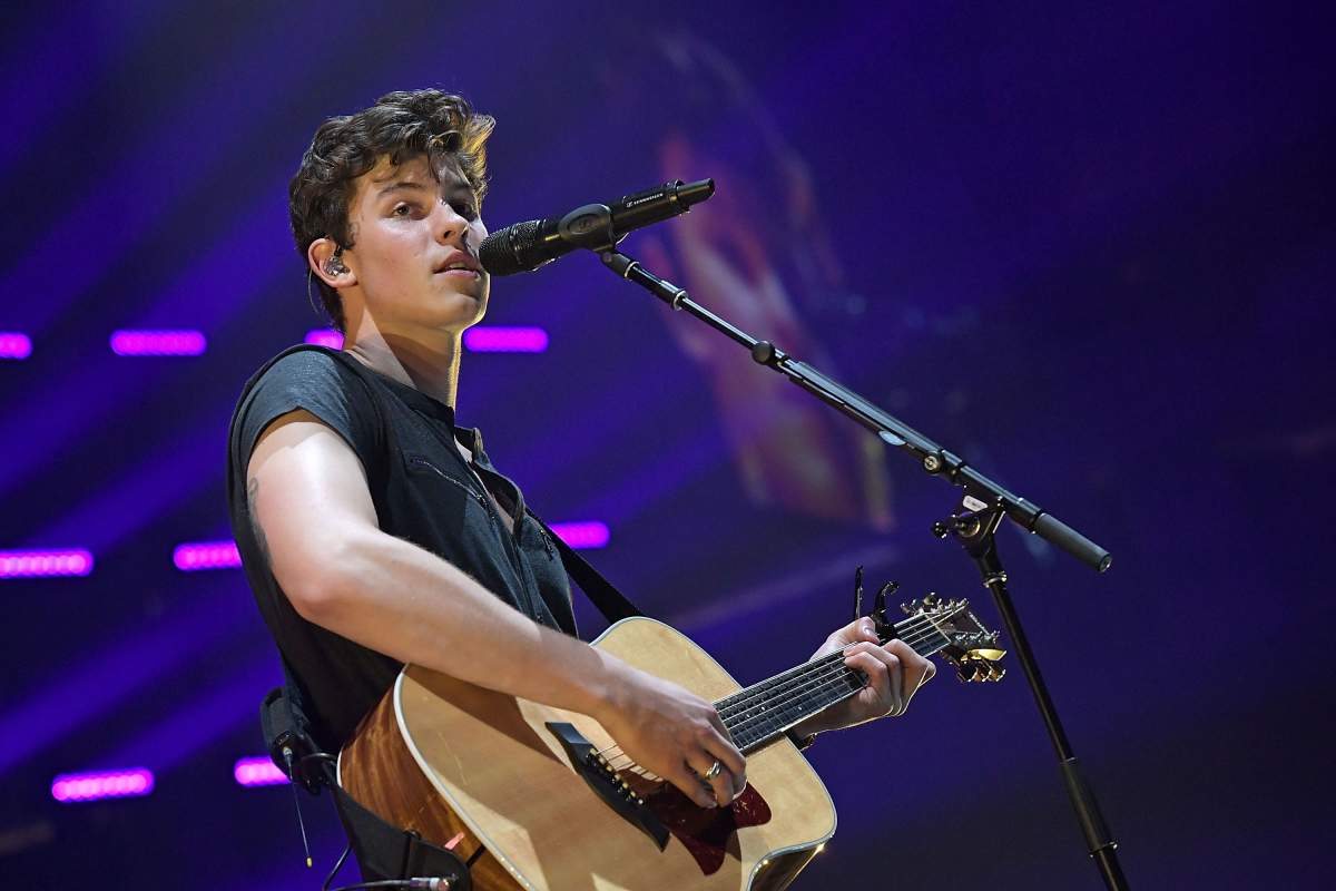 Singer/songwriter Shawn Mendes performs at Prudential Center on August 17, 2017 in Newark, New Jersey. (Photo by Mike Coppola/Getty Images)