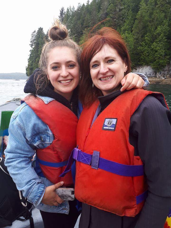 Emon’s sister Rachel and her mother Ann.