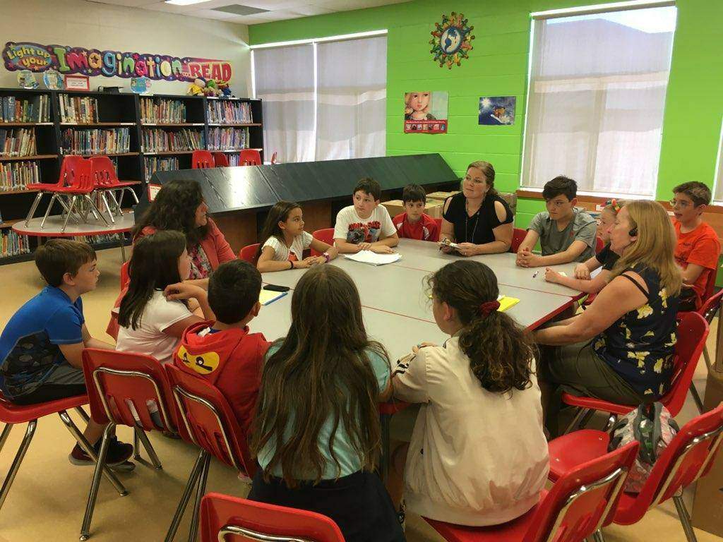 Margaret Manson Elementary’s traffic committee meets with principal Stephanie Hérault to present their findings.
