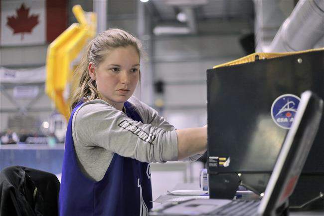 Jenni Sidey-Gibbons completes an aptitude test during the astronaut selection process in 2017.
