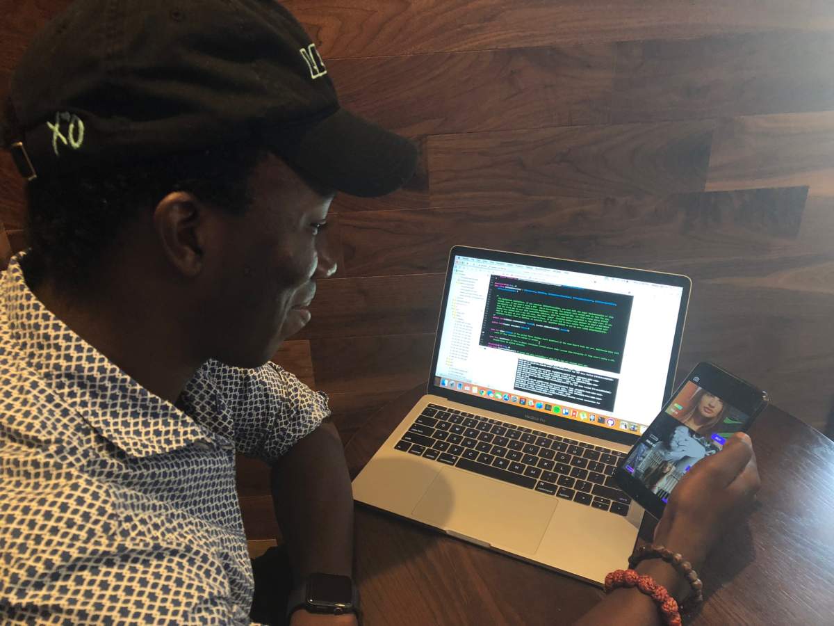 Ottawa coder Abdou Sarr provides a sneak peak of a new photo app called FILM3D he developed with local photographer Mo Alissa. The two 20-year-old friends say the free app will allow people to easily capture 3D pictures on their smartphones.