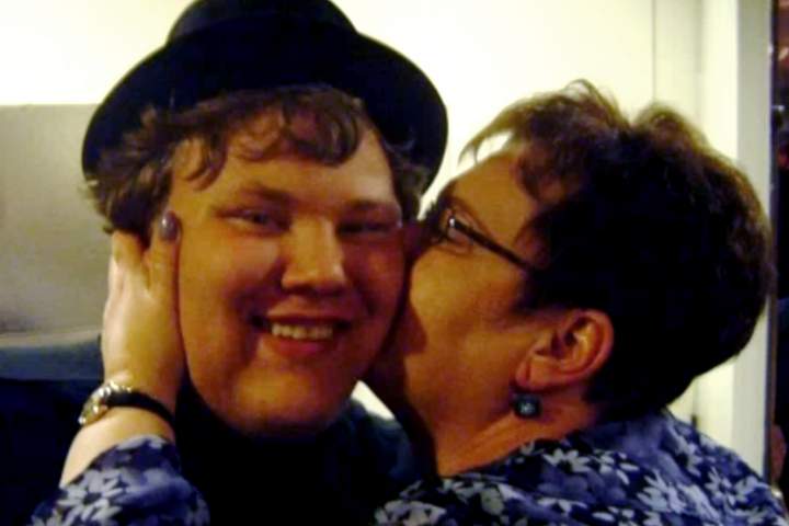 Brett Yasinsky with his aunt, Melody Bodnarchuk.