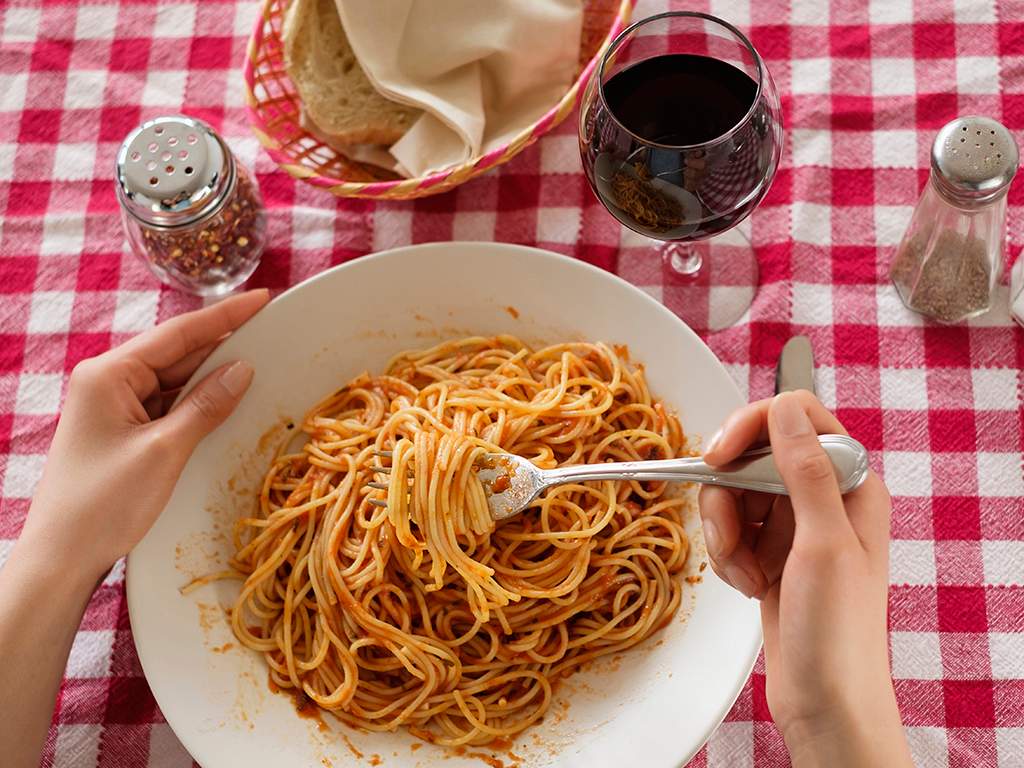 A moderate intake of carbohydrates was associated with the best and healthiest lifespan. 